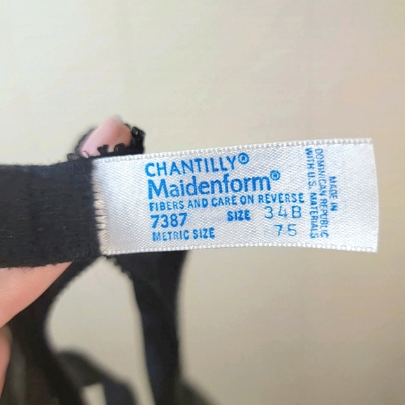Vintage Maidenform Chantilly Black Lace 34B Black Bra - Picture 9 of 10